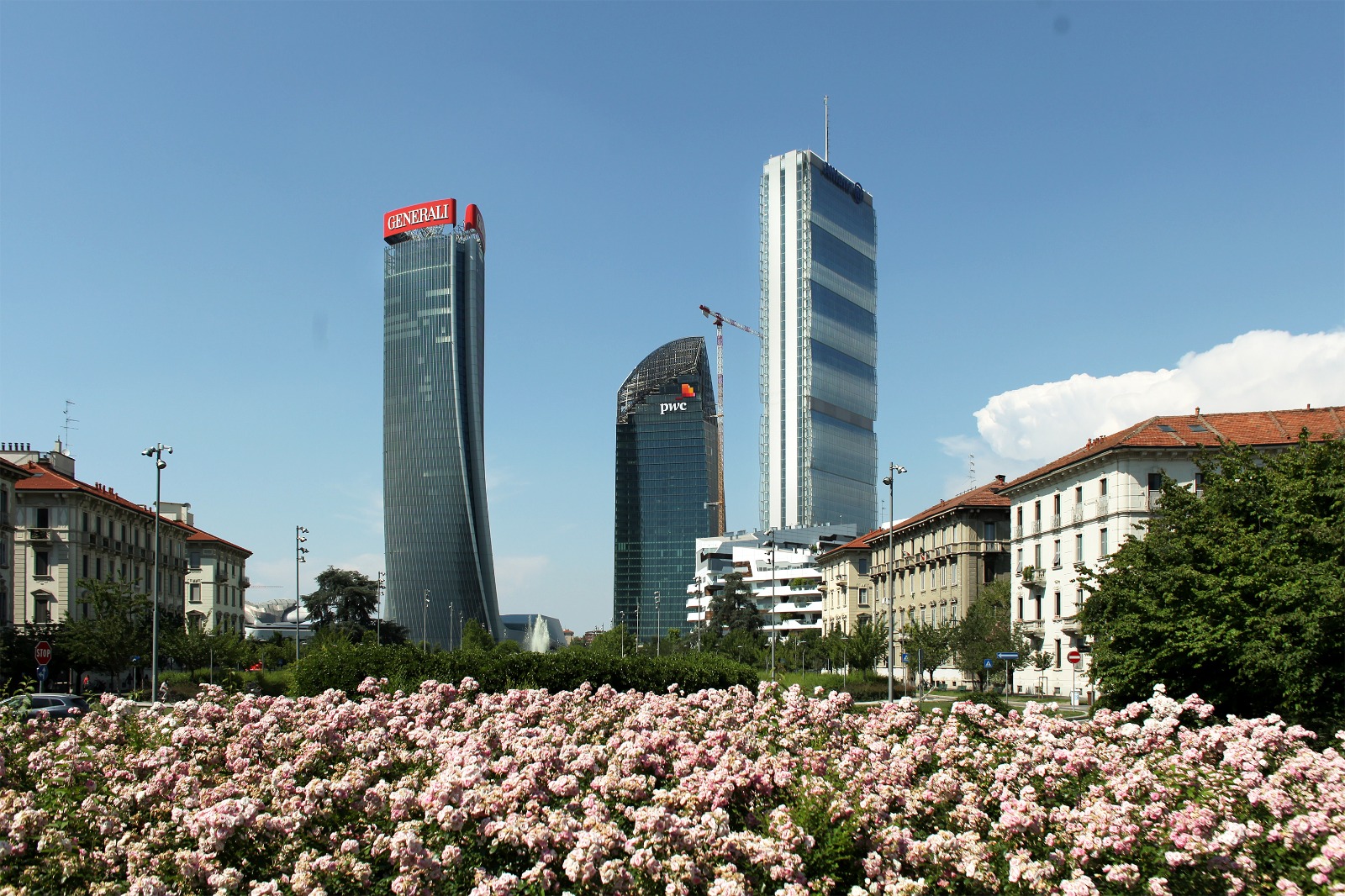 230 CITY LIFE 2. Veduta_delle_tre_torri_del_quartiere_Citylife_a_Milano